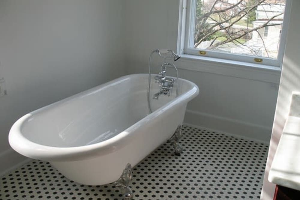 a clawfoot tub at Wood Road in Annapolis, Maryland