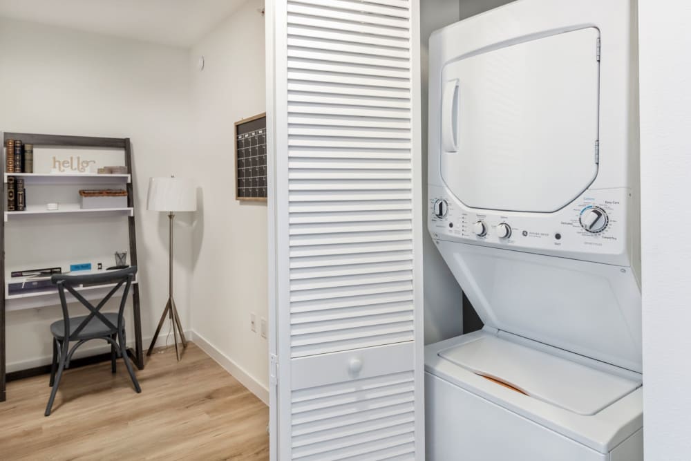 In-home washer and dryer at 275 Fontaine Parc in Miami, Florida