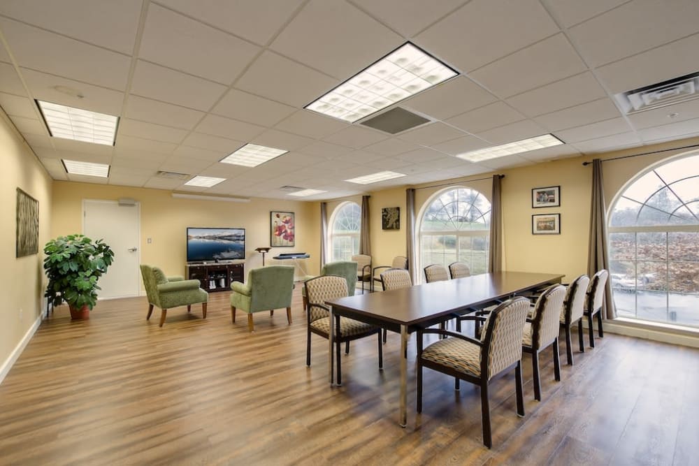 Dining room at Pacifica Senior Living Country Crest in Oroville, California