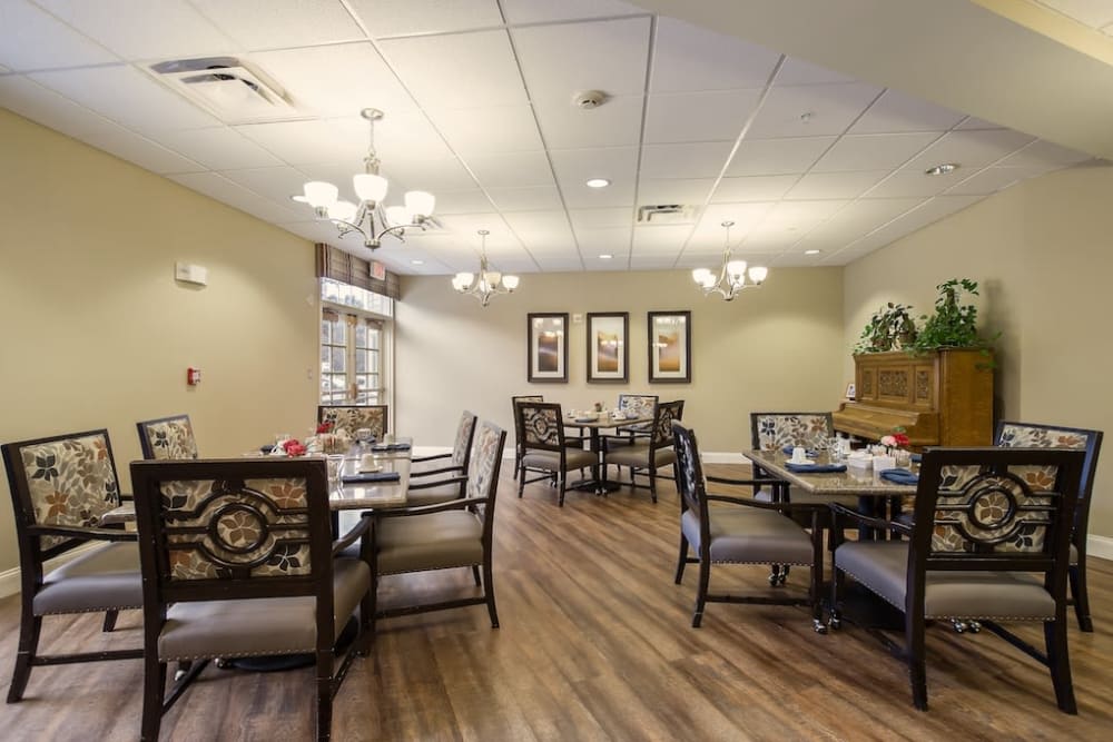 Seating area at Pacifica Senior Living Country Crest in Oroville, California