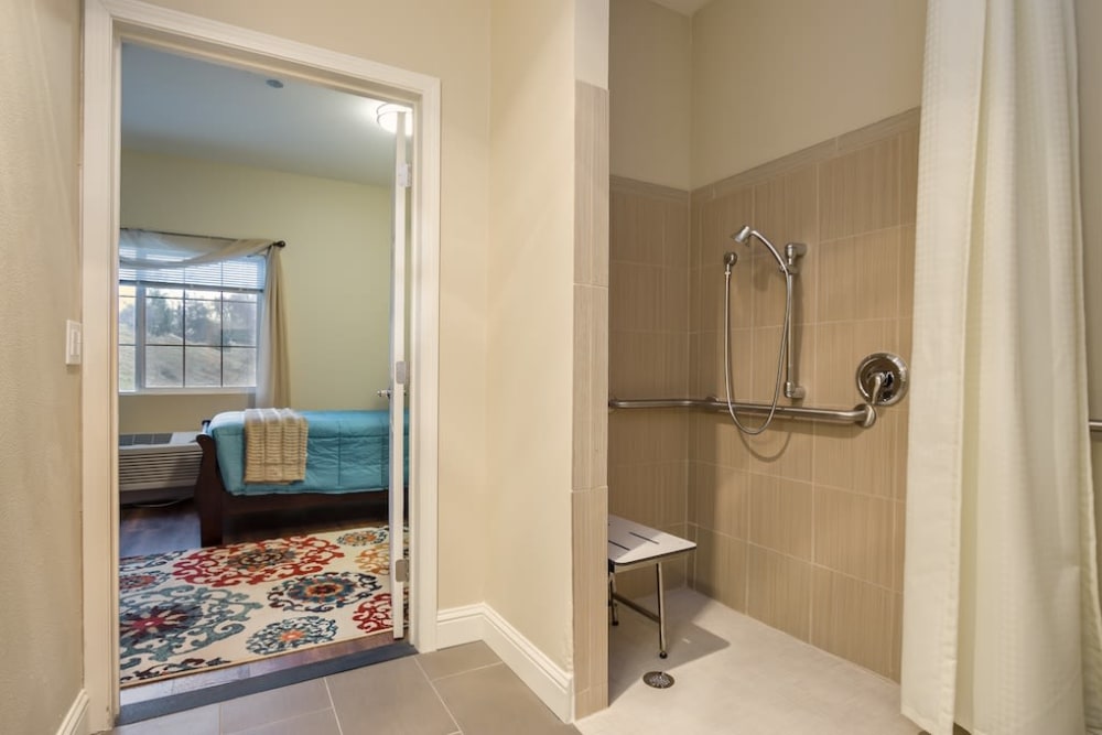 Resident bathroom at Pacifica Senior Living Country Crest in Oroville, California