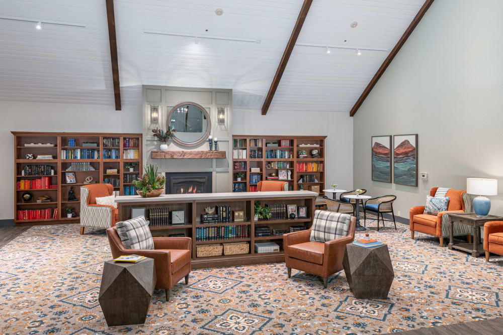 A cozy library at Blossom Vale Senior Living in Orangevale, California. 
