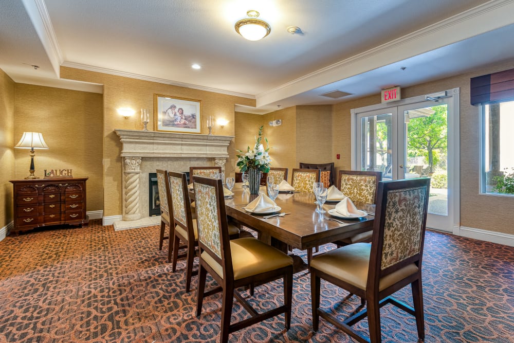 Community table at Pacifica Senior Living Chino Hills in Chino Hills, California