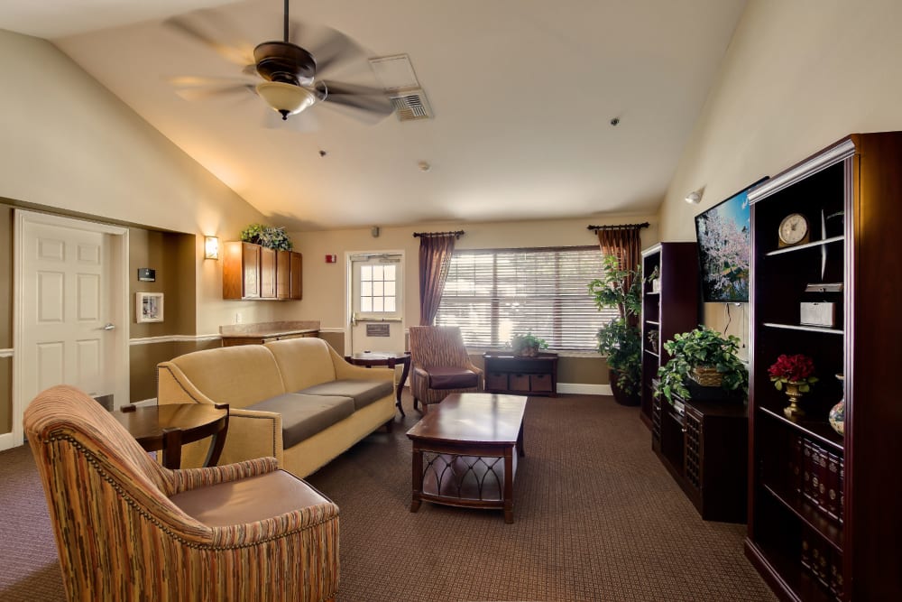 Spacious lounge area at Pacifica Senior Living Bakersfield in Bakersfield, California