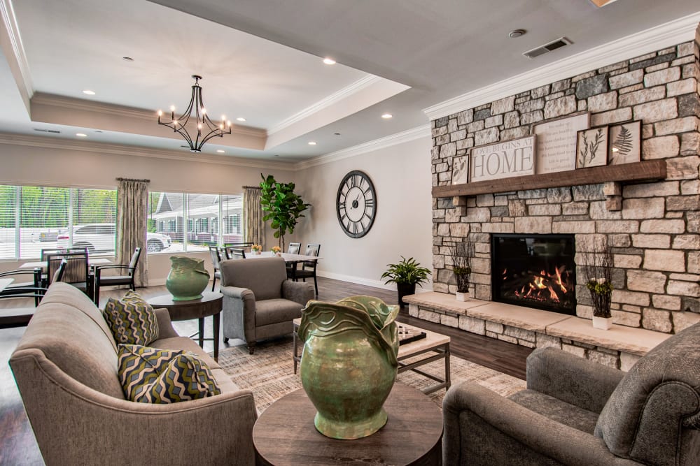 Lounge area at Retreat at Leisure Living in Evansville, Indiana