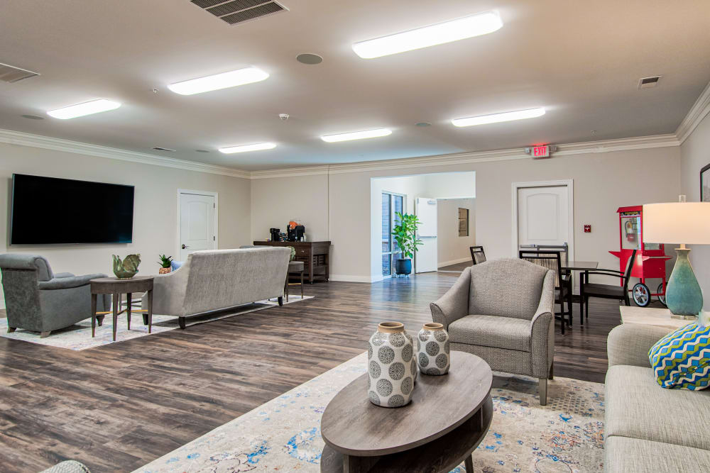 Resident lounge at Retreat at Leisure Living in Evansville, Indiana