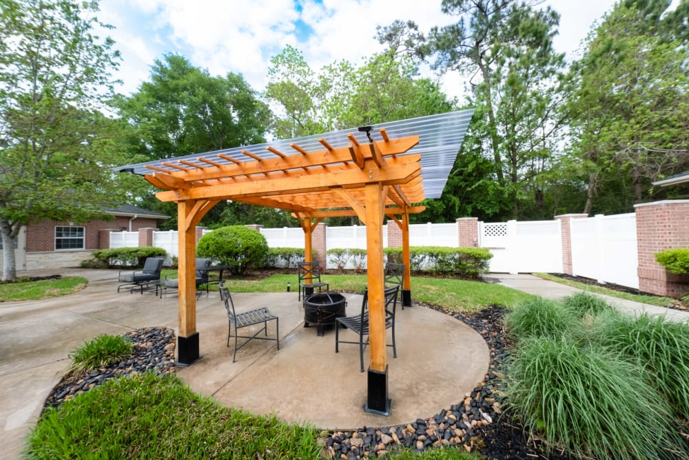 Outdoor seating at The Heritage Memory Care in The Woodlands, Texas