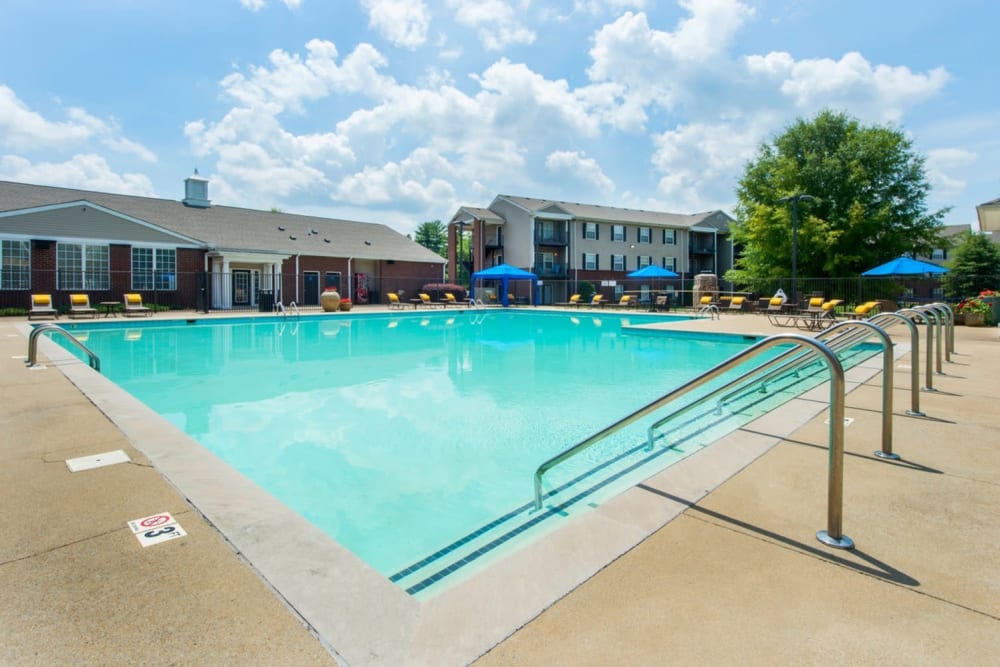 Resort style swimming pool at Campus Crossings in Murfreesboro, Tennessee
