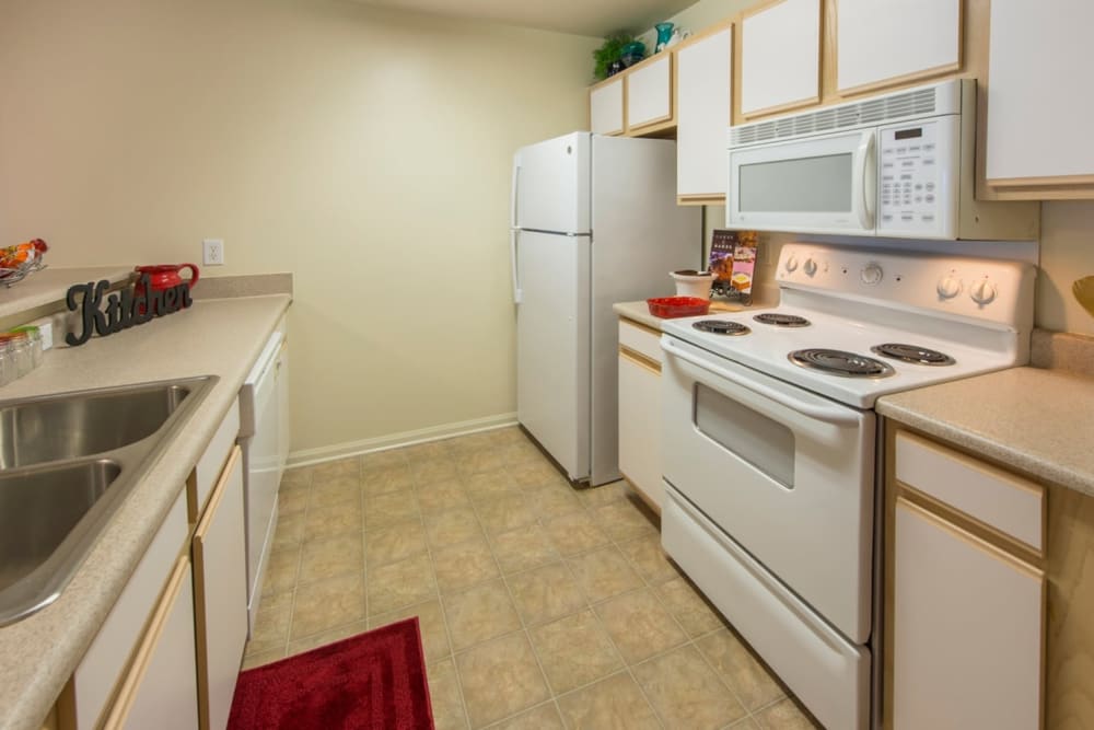 Modern kitchen at Campus Crossings in Murfreesboro, Tennessee