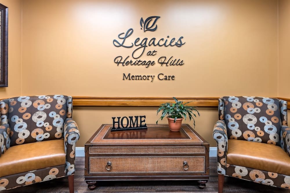 Lounge area at Pacifica Senior Living Heritage Hills in Hendersonville, North Carolina