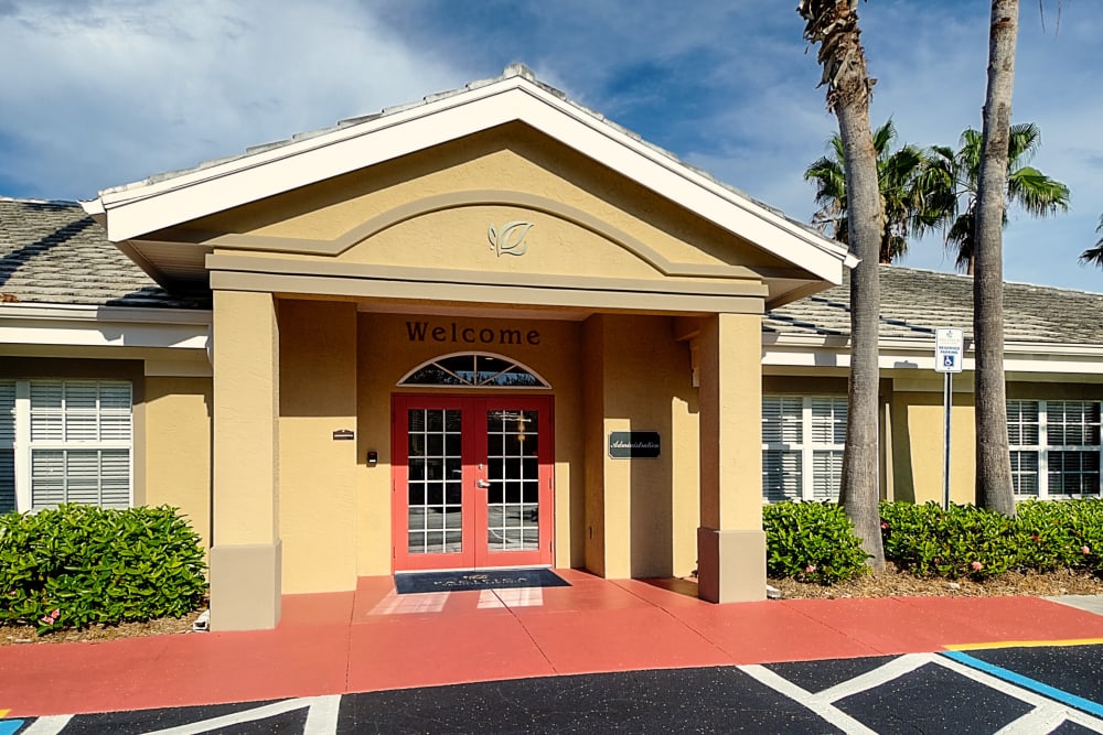 Exterior view of Pacifica Senior Living Fort Myers in Fort Myers, Florida