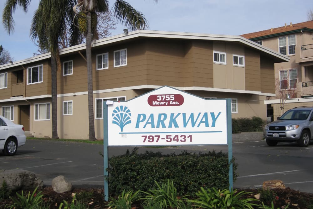 Exterior of Parkway Apartment Homes in Fremont, California
