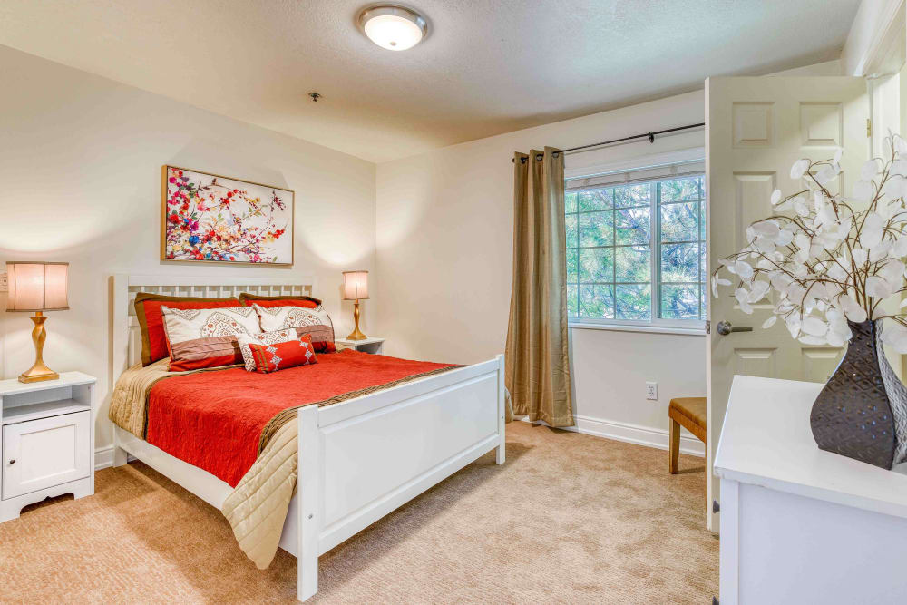 Resident bedroom at Pacifica Senior Living Millcreek in Salt Lake City, Utah