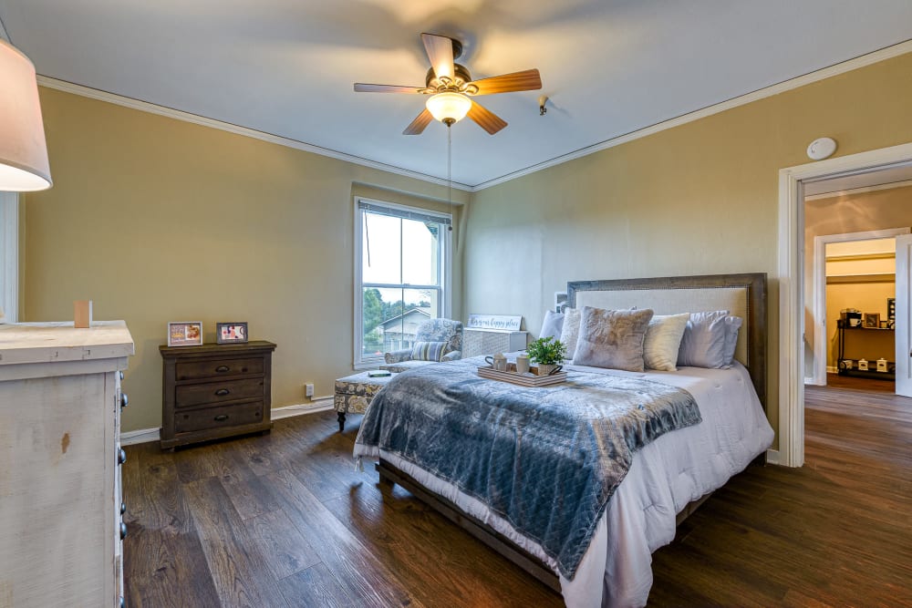 Resident bedroom at Pacifica Senior Living Oakland Heights in Oakland, California