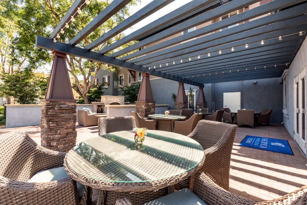 Outdoor seating area at Pacifica Senior Living Oxnard in Oxnard, California