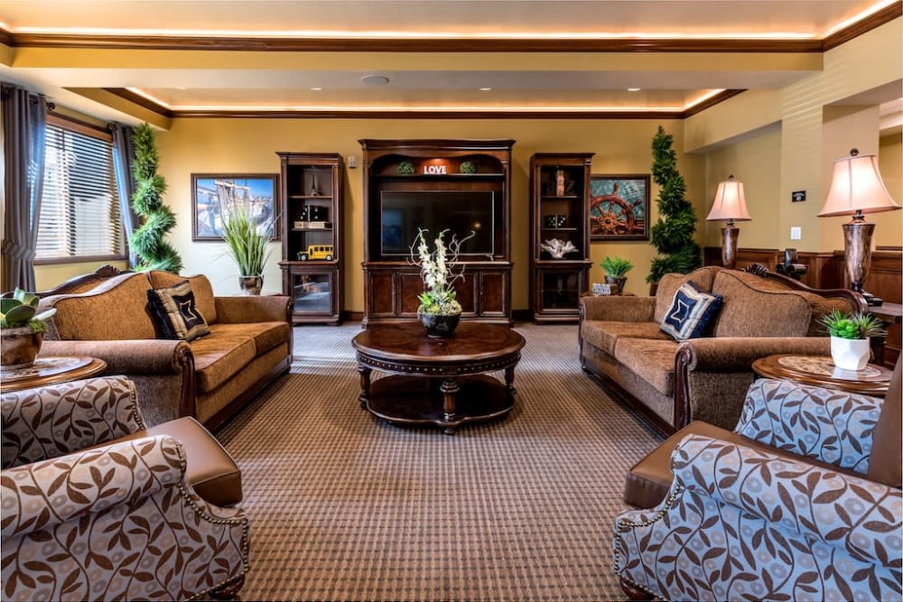 Lounge room at Pacifica Senior Living Oxnard in Oxnard, California