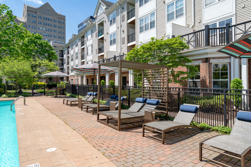 Sparkling swimming pool at Sofi Parc Grove in Stamford, Connecticut