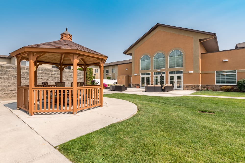 Outdoor gazebo at Pacifica Senior Living Ellensburg in Ellensburg, Washington