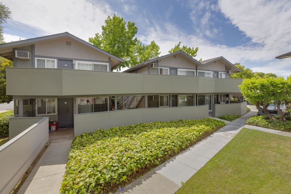 Paths outside of Catalina Crest Apartment Homes in Livermore, California