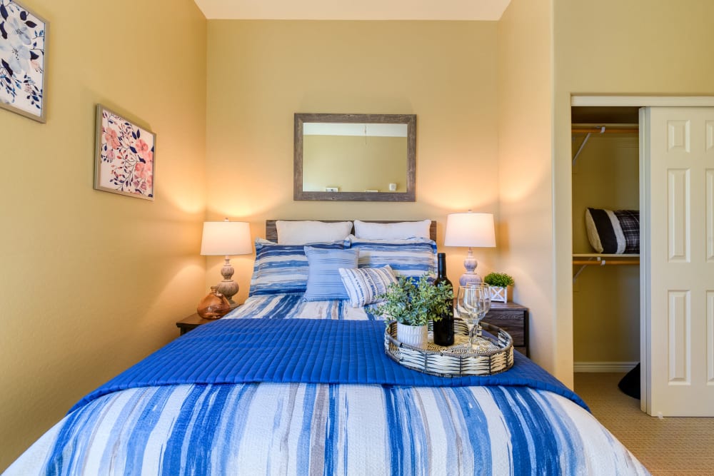 Resident bedroom at Pacifica Senior Living Paradise Valley in Phoenix, Arizona