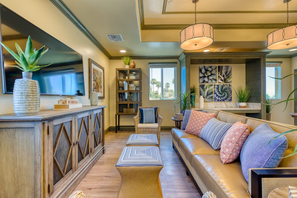 Lounge area at Pacifica Senior Living Paradise Valley in Phoenix, Arizona