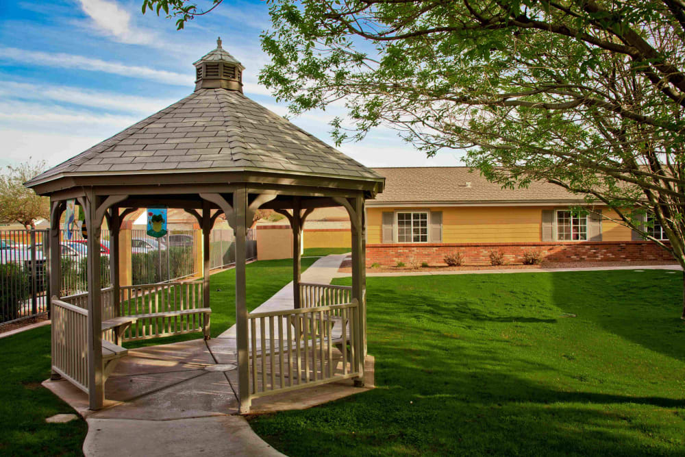 Gazebo and landscaping at Pacifica Senior Living Peoria in Peoria, Arizona