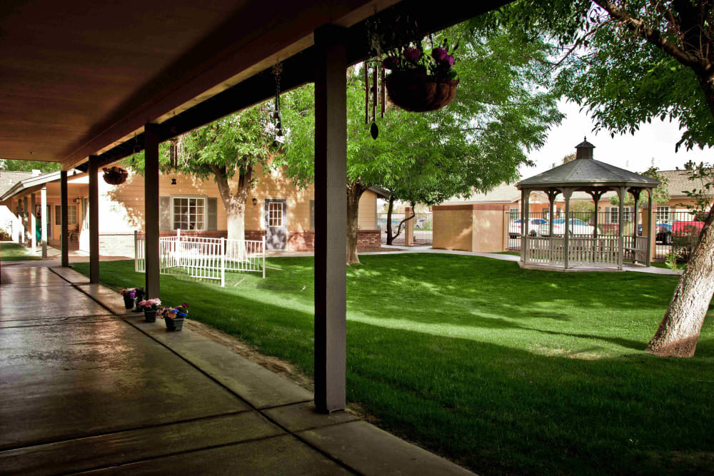 Patio views at Pacifica Senior Living Peoria in Peoria, Arizona
