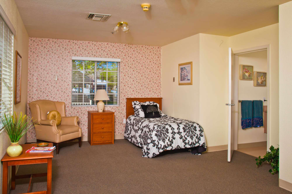 Bedroom in an apartment at Pacifica Senior Living Peoria in Peoria, Arizona