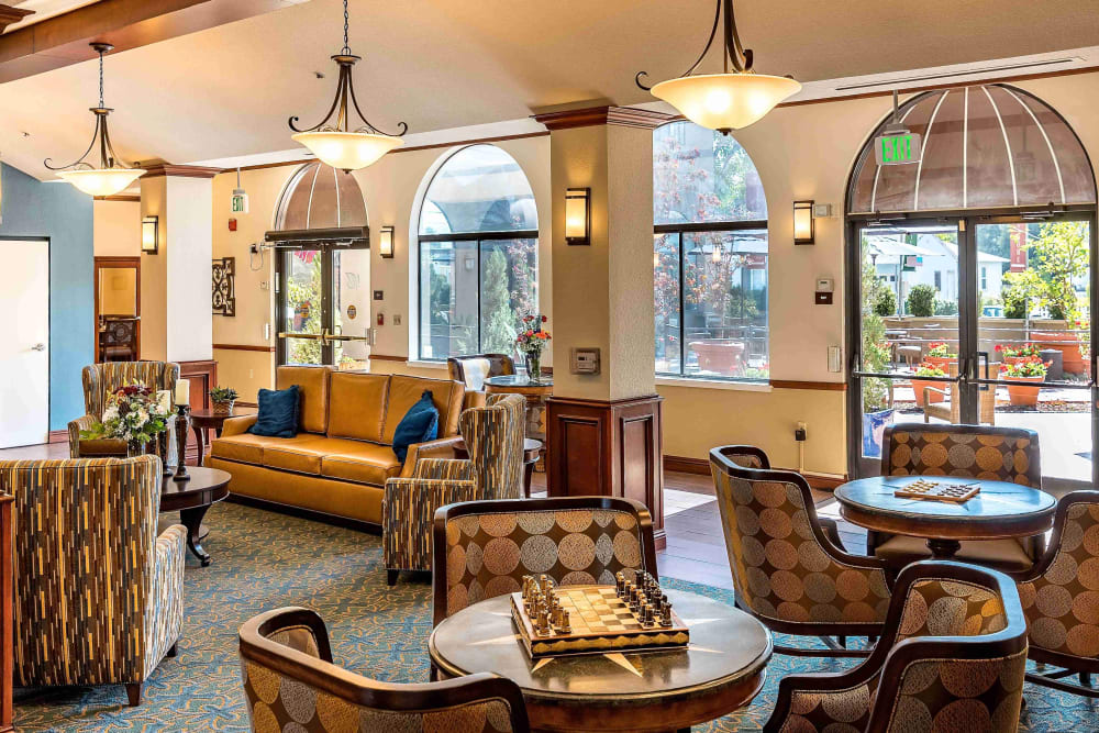 Dining area at Pacifica Senior Living San Leandro in San Leandro, California