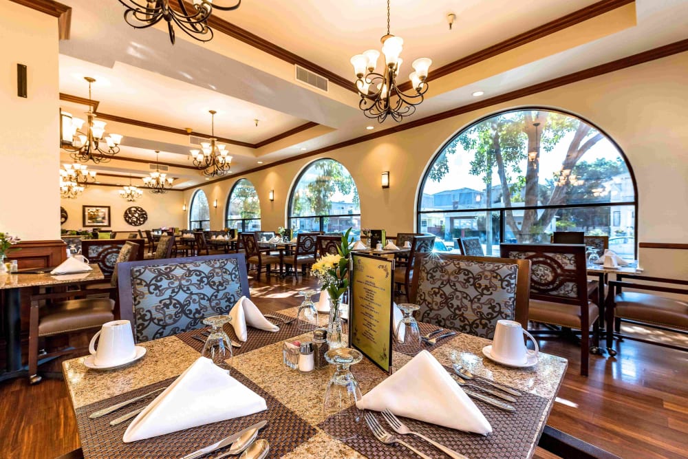 Dining area at Pacifica Senior Living San Leandro in San Leandro, California