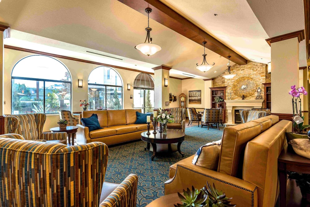 Community area at Pacifica Senior Living San Leandro in San Leandro, California