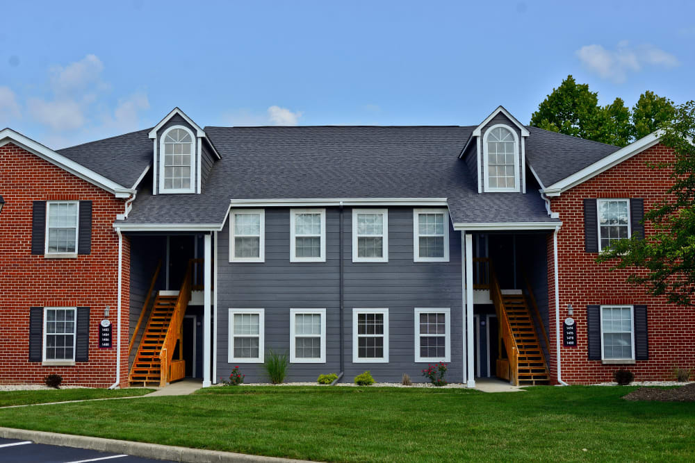 Exterior of resident apartment building at Hunters Point in Zionsville, Indiana