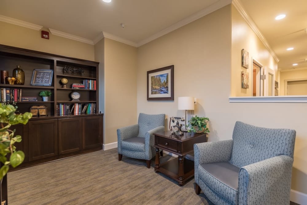 Lounge area at Pacifica Senior Living Vancouver in Vancouver, Washington