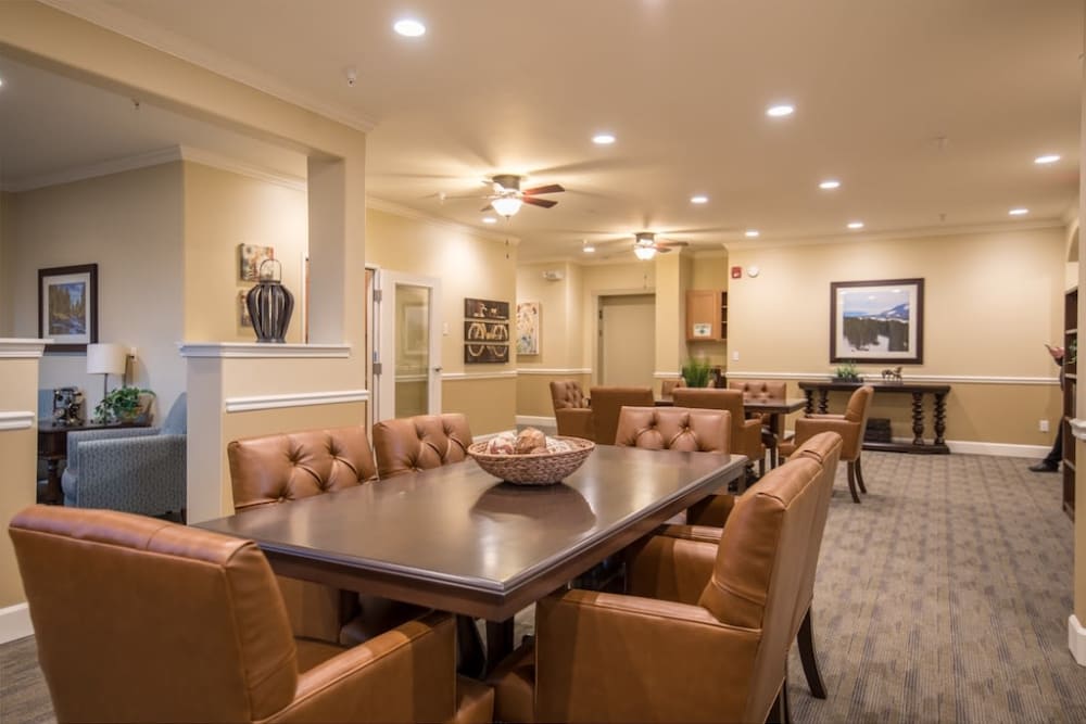Dining room at Pacifica Senior Living Vancouver in Vancouver, Washington