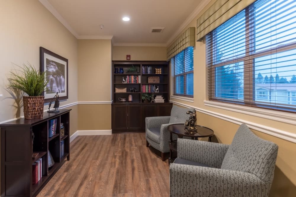 Seating area at Pacifica Senior Living Vancouver in Vancouver, Washington