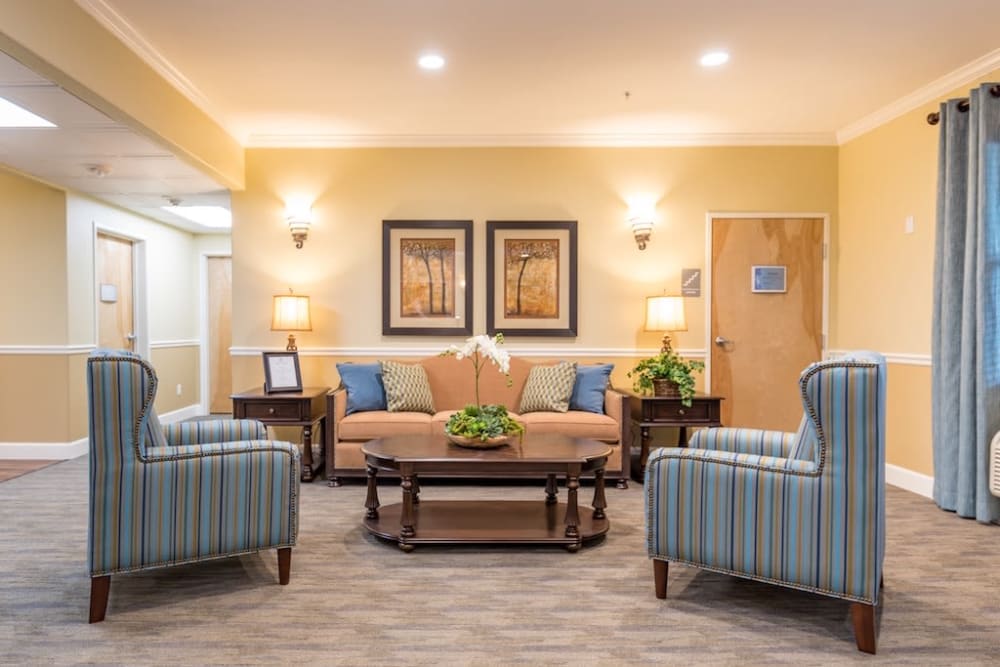 Common room at Pacifica Senior Living Vancouver in Vancouver, Washington