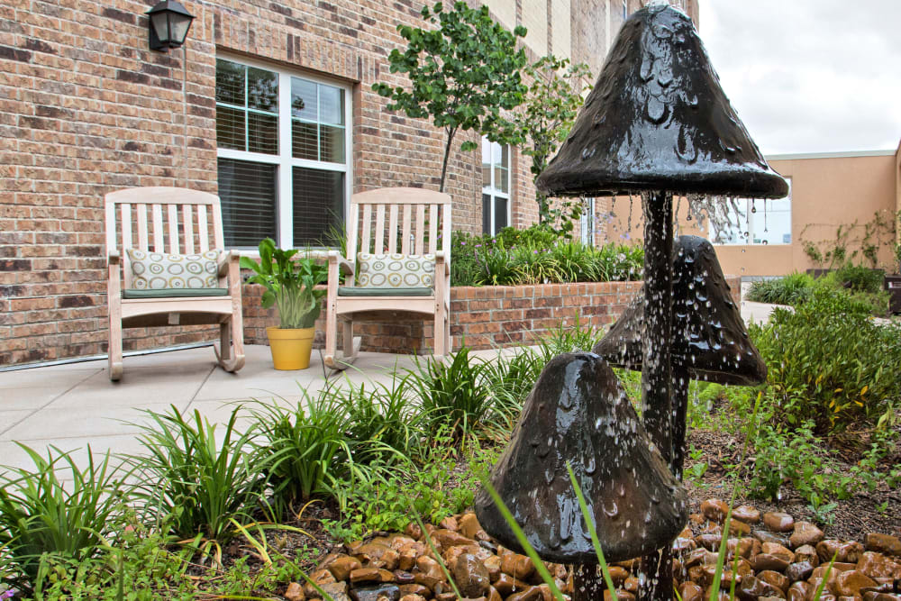 Outdoor courtyard at The Village of Meyerland in Houston, Texas