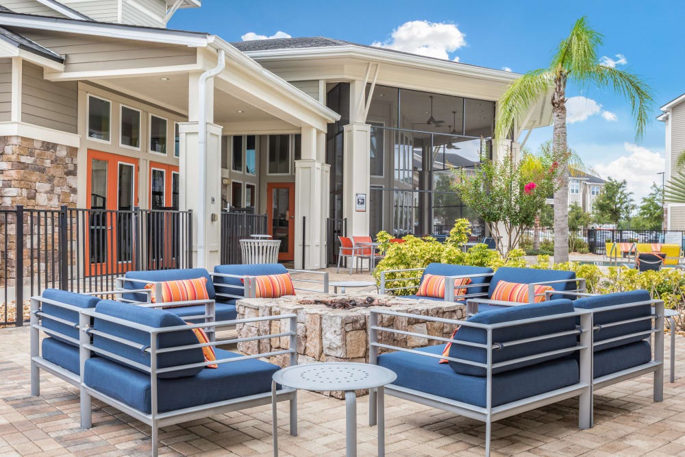 Spacious outdoor seating at Art Avenue Apartment Homes in Orlando, Florida
