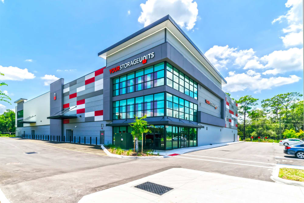 Exterior of the building at Your Storage Units Kissimmee South in Kissimmee, Florida