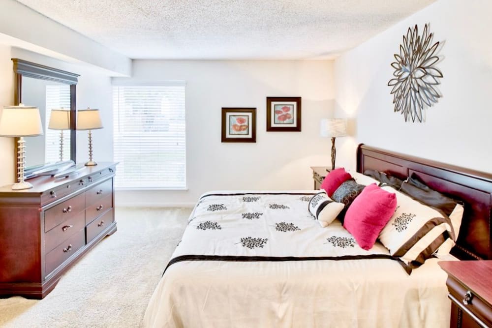 a large bedroom at South Lake Apartments in Virginia Beach, Virginia