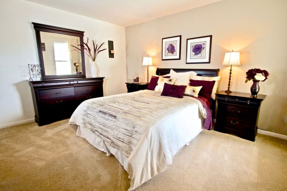 large bedroom at Windsor Lake Apartments in Virginia Beach, Virginia