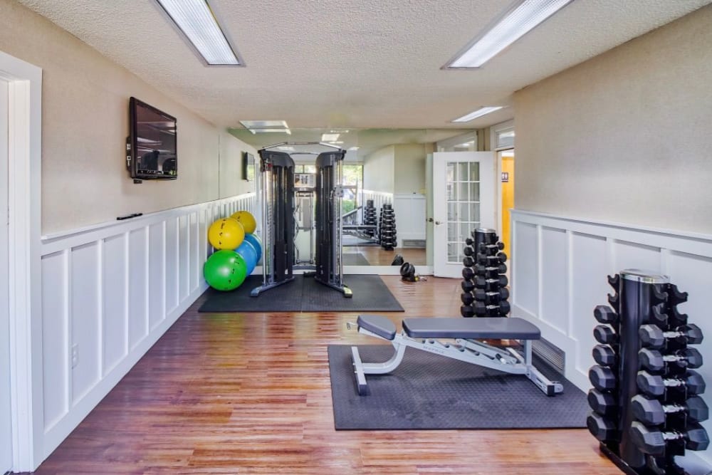 fitness center at Windsor Lake Apartments in Virginia Beach, Virginia