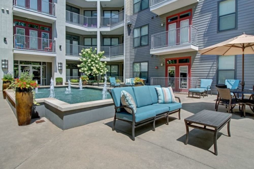 Luxurious outdoor amenities at Note 16 in Nashville, Tennessee