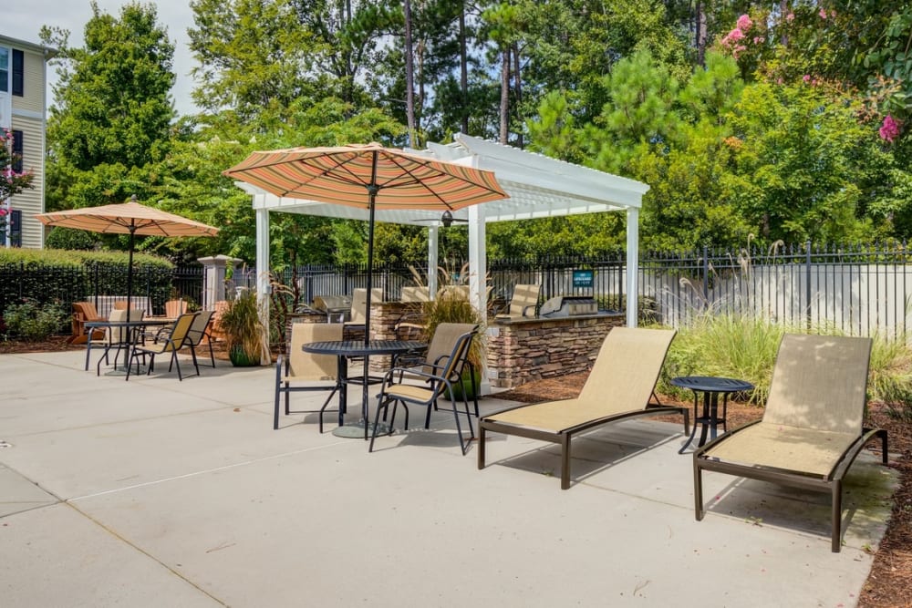 outdoor seating at Estates at Perimeter in Augusta, Georgia