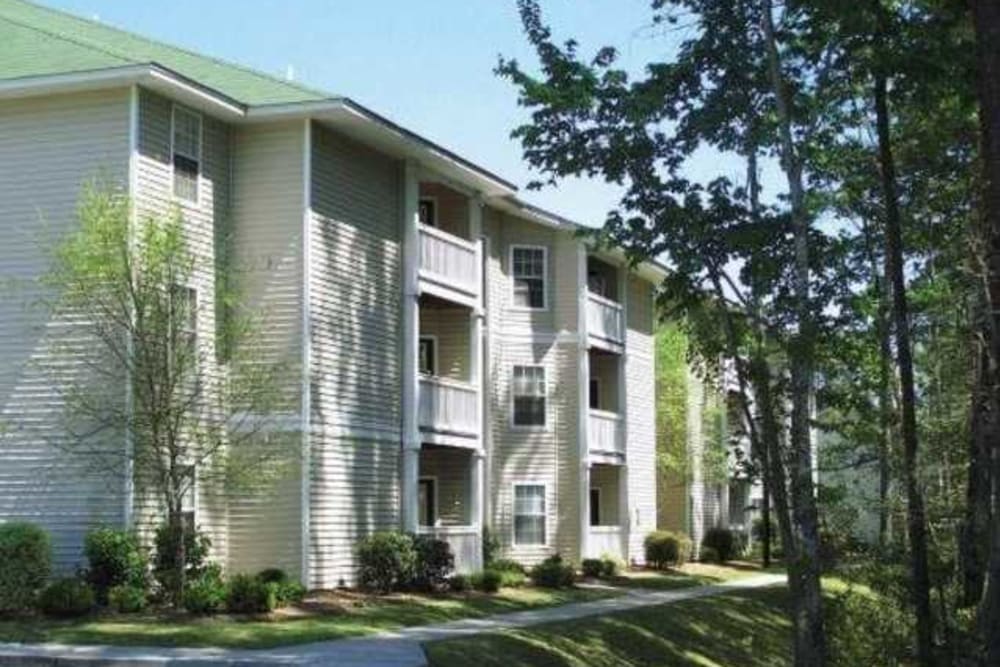 3 story apartments at Forest Pointe in Walterboro, South Carolina