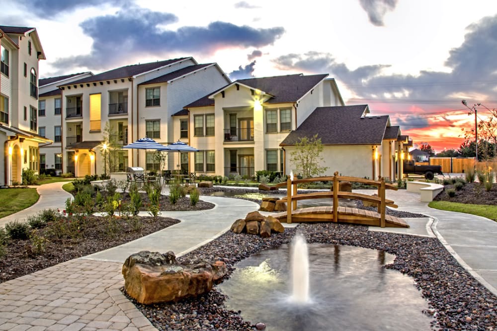 Courtyard with a pond at The Standard at EastPoint in Baytown, Texas