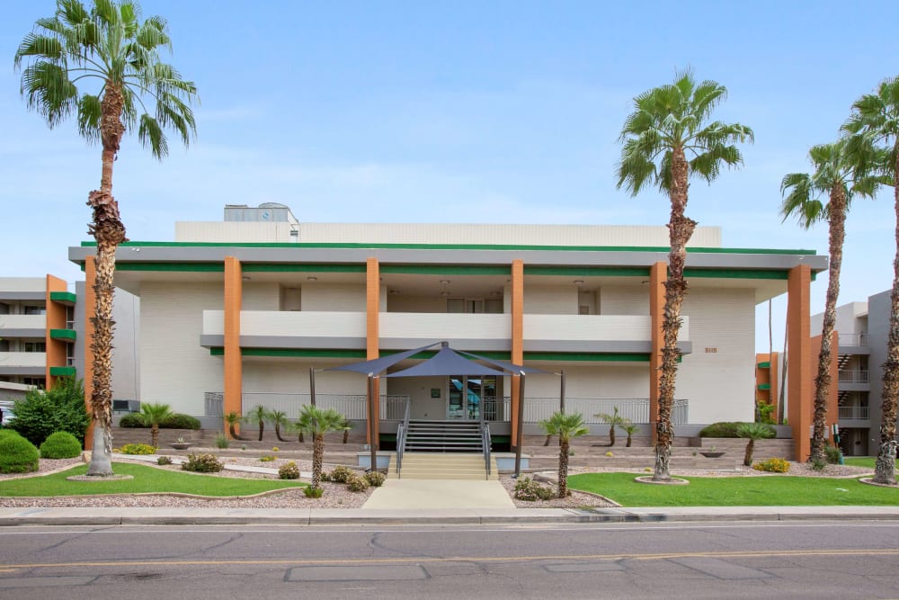 Photos of capri on camelback apartments in phoenix az