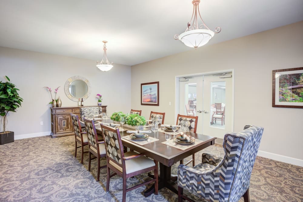 Private dining area at Timber Pointe Senior Living in Springfield, Oregon. 