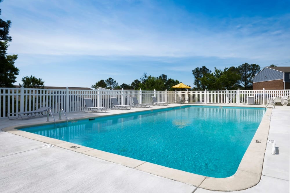 Beautiful swimming pool at Homewood Heights Apartment Homes in Birmingham, Alabama