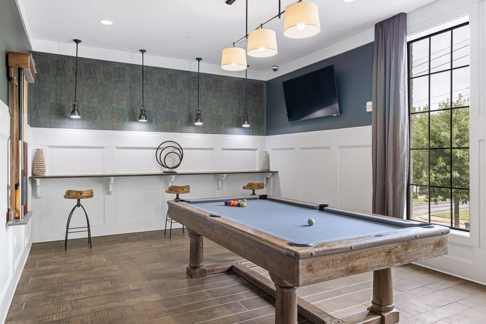 Common room with pool table at Marquis at Buckhead in Atlanta, Georgia